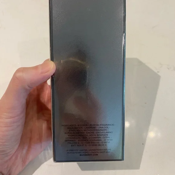 BURBERRY✨ - Picture 2 of 4